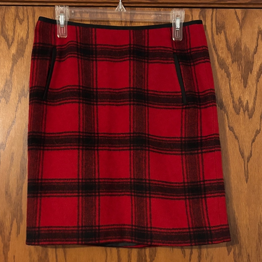 NWOT Talbots 10P Elegant Red and Black Plaid Skirt